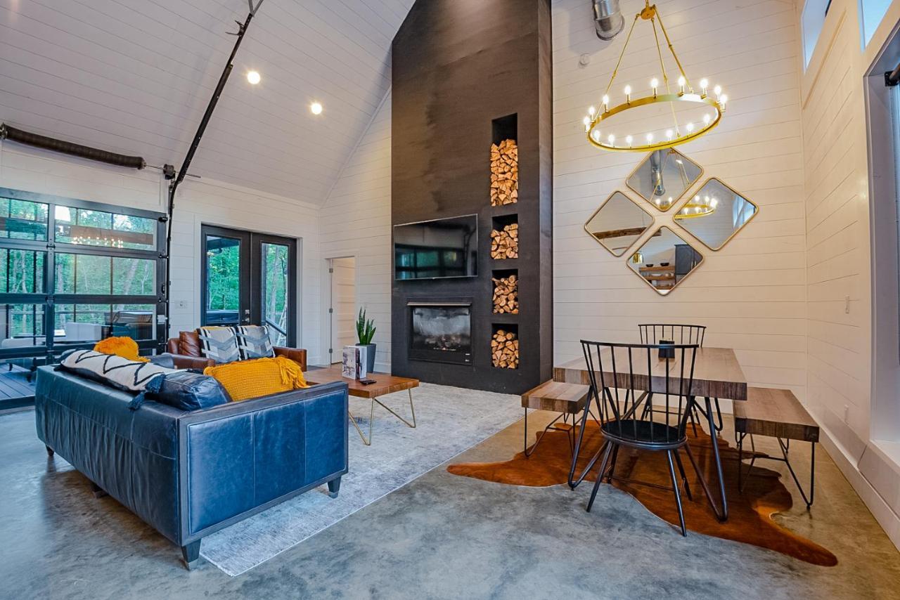 "The Barndo" 4Br Luxury Cabin, Hot Tub, Fire Pit, Bunks, Arcades, Playhouse! Broken Bow Eksteriør billede