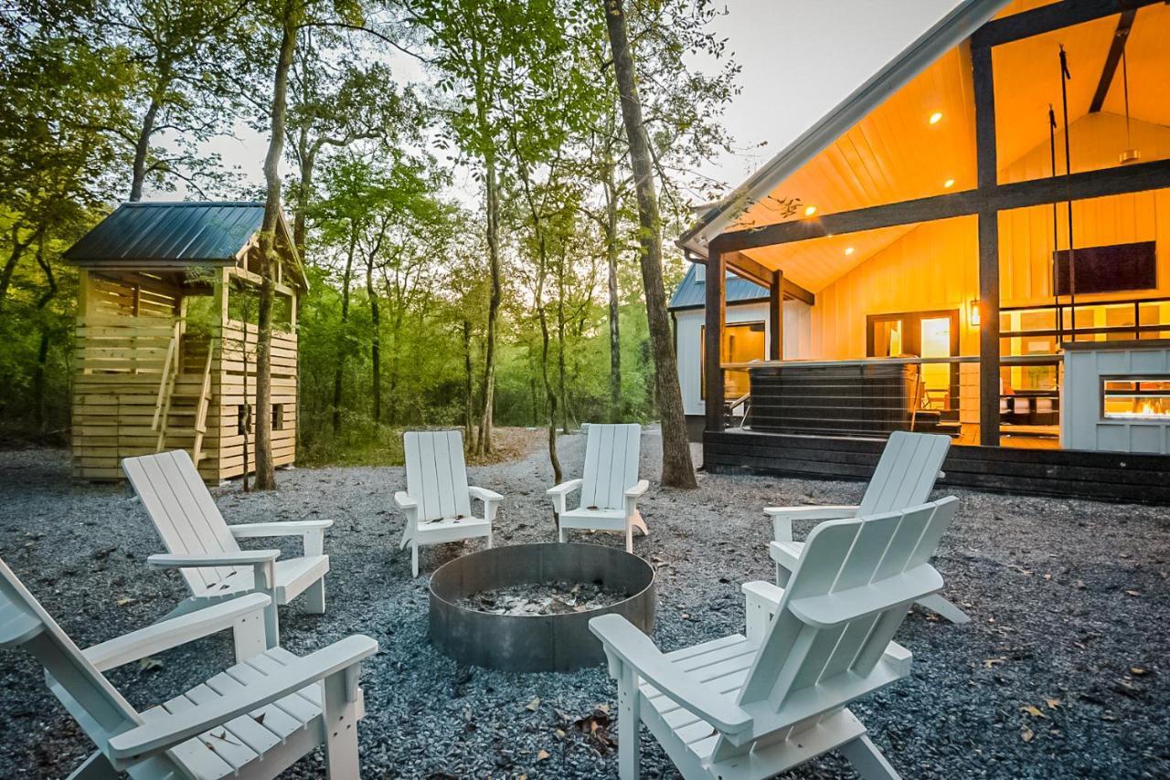 "The Barndo" 4Br Luxury Cabin, Hot Tub, Fire Pit, Bunks, Arcades, Playhouse! Broken Bow Eksteriør billede