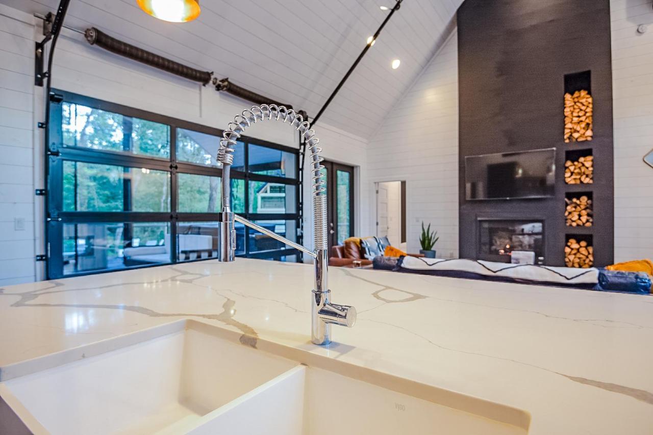"The Barndo" 4Br Luxury Cabin, Hot Tub, Fire Pit, Bunks, Arcades, Playhouse! Broken Bow Eksteriør billede
